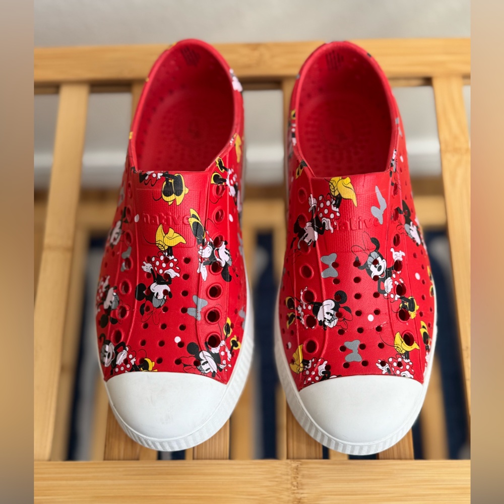 NATIVE X DISNEY | Red Minnie Mouse Jefferson
